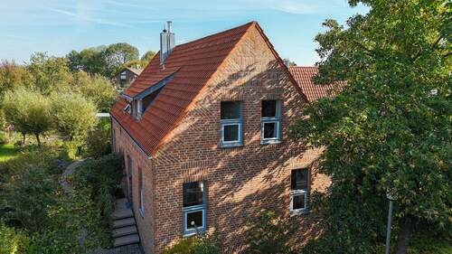 Seitenansicht - Charaktervolles Zuhause mit zusätzlicher Wohneinheit in zentraler Lage von Willich-Neersen!