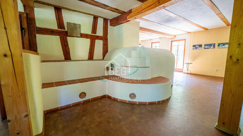 Kachelofen im Wohnzimmer - 