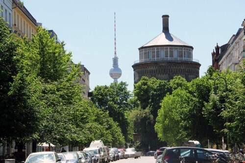 Wasserturm- und Fernsehturmblick im Kollwitzkiez - 