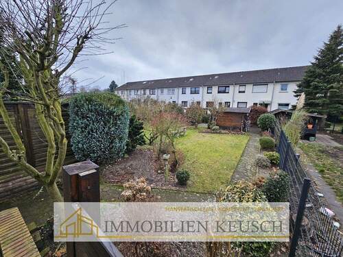 Gepflegter Garten mit Gartenhaus - 