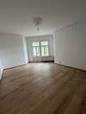 Wohnzimmer + Wintergarten - Helle 3-Zimmer-Wohnung mit Balkon in Best-Lage - sofort verfügbar