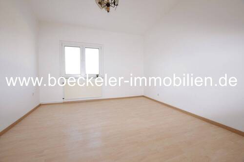 Bild 2 - 2 Zimmer Etagenwohnung zur Miete in Naumburg