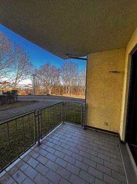 Balkon - Etagenwohnung mit 52,00 m&sup2; in Dresden / Gompitz zur Miete