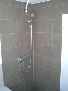 Dusche - Etagenwohnung mit 85,00 m&sup2; in Stein zur Miete