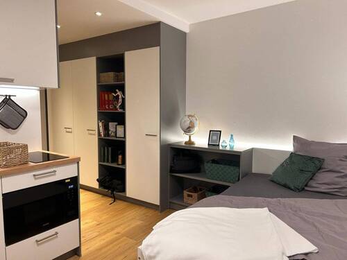 Wohnbereich - Erstbezug nach Sanierung: möblierte 1-Zimmer-Wohnung für Auszubildende + Studierende 
