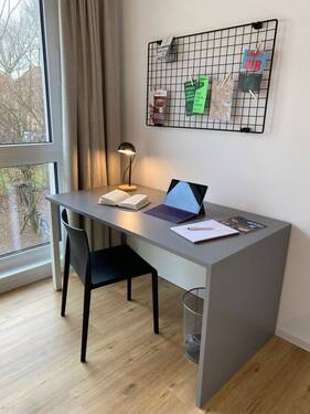 Schreibtisch - 