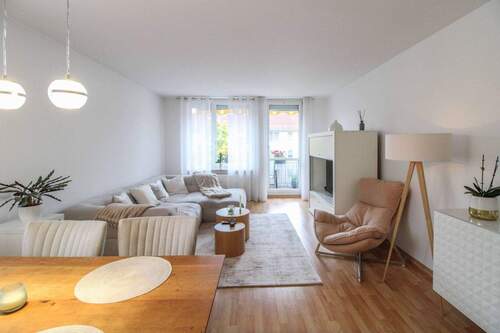 Wohnzimmer - 3 Zimmer Etagenwohnung zum Kaufen in Leipzig