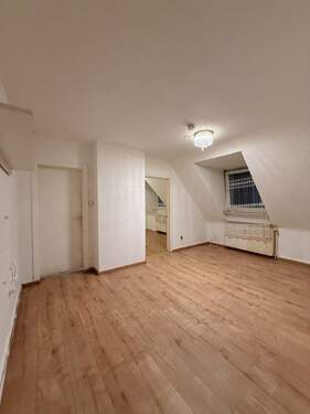 Bild 2 - 3 Zimmer Etagenwohnung zur Miete in Duisburg