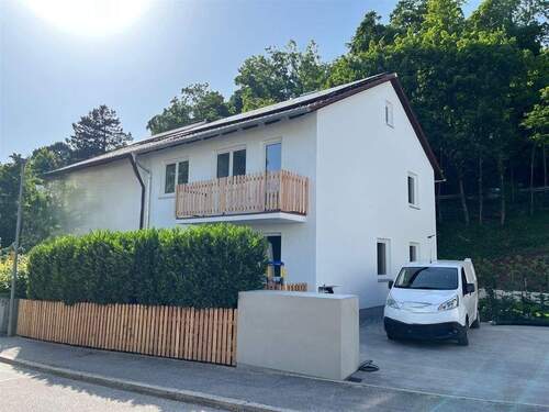 Blick auf die DHH - Gemütliche DHH in begehrter Achdorfer Lage - Urbanes Wohnen mit Rückzugsqualität. Komplettsanierung im Jahr 2025