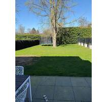 Luxuriöse Doppelhaushälfte! Modernes Wohnen im Grünen! Meerbusch!