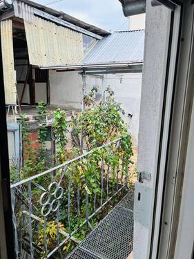 Zugang Außenbereich zum Freisitz - 