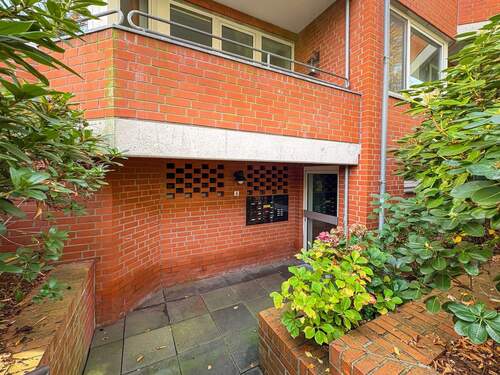 Hauseingang - 3 Zimmer Etagenwohnung zum Kaufen in Bremen