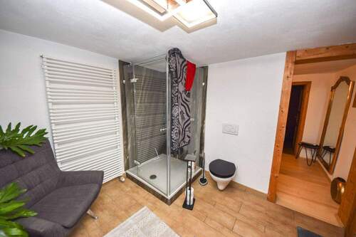 Tageslichtbadezimmer OG - 