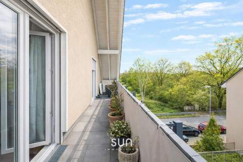 Balkon - 6 Zimmer Etagenwohnung in Neu-Isenburg