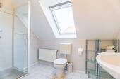 Badezimmer DG Ansicht I - 