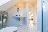 Badezimmer DG Ansicht II - 