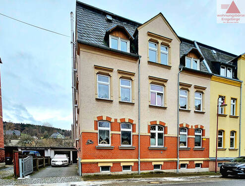 Zufahrt - 9 Zimmer Mehrfamilienhaus, Wohnhaus zum Kaufen in Lößnitz