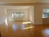 Bild großes Wohn und Esszimmer - 
