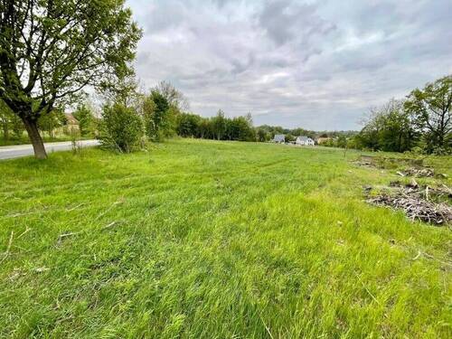 Blick ins Baufeld - Grundstück in Bischofswerda