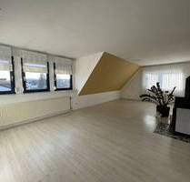 Große 5-Zimmer-DG-Wohnung inkl. EBK, Kaminofen u. herausragendem Preis-Leistungsverhältnis - Herzogenaurach Niederndorf