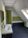 Badezimmer - 5 Zimmer Etagenwohnung zum Kaufen in Herzogenaurach