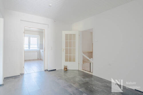 Große Eingangsdiele im EG - 