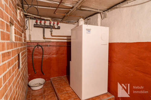 Neuwertige Gasheizung im Keller - 
