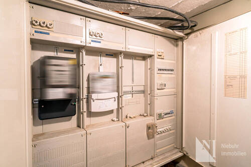 Elektroschrank mit Stromzähler - 