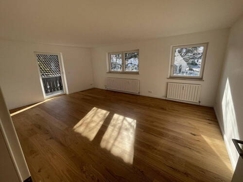 Wohnzimmer - 4 Zimmer Etagenwohnung zum Kaufen in Glonn