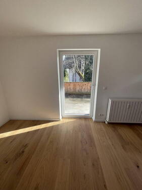 Zugang Balkon über Küche - Etagenwohnung mit 100,00 m&sup2; in Glonn zum Kaufen