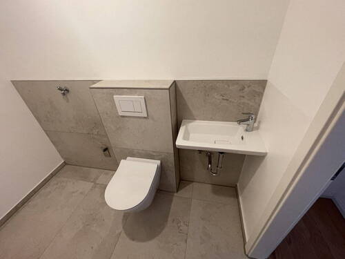 Gäste WC mit WM_Anschluß - 