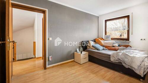 1. OG Schlafzimmer 2 - 