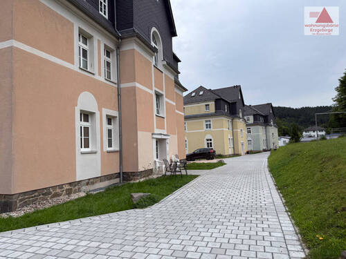 Auerbacher Straße, Gornsdorf - Großzügige 2-Raum-Wohnung - PKW-Stellplatz vorhanden - alles in Gornsdorf!