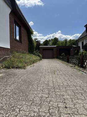 Zufahrt zur Garage - 