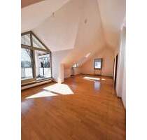 Helle Dachwohnung mit Südterrasse und Blick ins Grüne - München Aubing-Lochhausen-Langwied