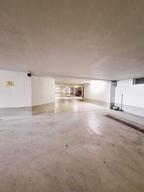 Tiefgarage - 