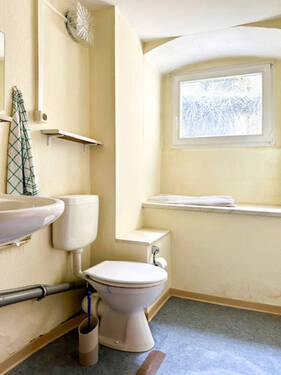 WC - 