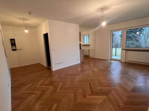 Bild 1 - Helles 2-Zimmer-Apartment mit Südwestbalkon & Aufzug - Erstbezug nach Kernsanierung in Steglitz