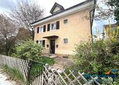 Bild 1 - Handwerker aufgepasst! Zweifamilienhaus mit Potenzial in Roßtal
