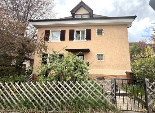 Bild 2 - 6 Zimmer Mehrfamilienhaus, Wohnhaus zum Kaufen in Roßtal