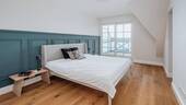 Haushälfte rechts DG Schlafzimmer mit Balkon - 