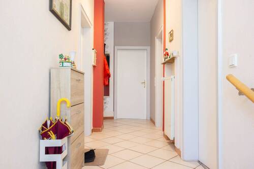 Eingangsbereich EG rechts - Mehrfamilienhaus, Wohnhaus in Warstein zum Kaufen