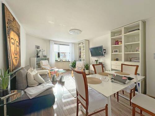 Wohnzimmer - 3 Zimmer Etagenwohnung zum Kaufen in Bremen