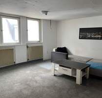 Einfachste Zwei-Zimmer-Altbauwohnung ohne Balkon in der Ansbacher Fußgängerzone