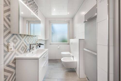 Badezimmer mit Dusche - 