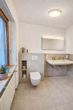 Badezimmer - Reihenmittelhaus mit 153,00 m&sup2; in Seelbach zum Kaufen