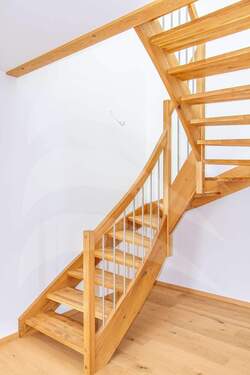 Treppe (Muster) - Einfamilienhaus mit 171,20 m&sup2; in Windorf zum Kaufen