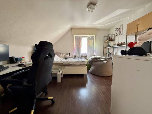 Dachgeschoss: Schlafzimmer 1 - 