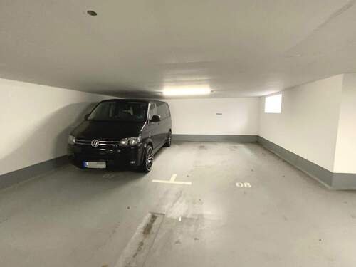 Zwei dazugehörende TG - Plätze - 