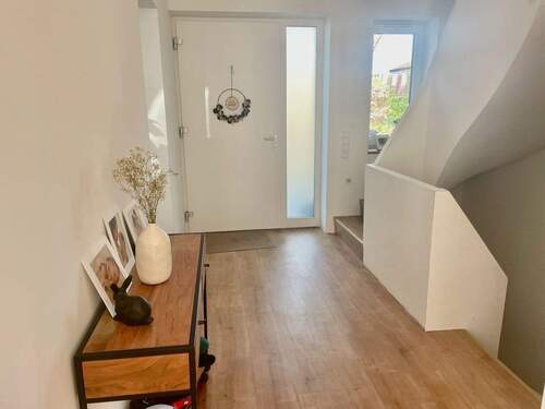 Eingangsbereich.jpeg - 6 Zimmer Mehrfamilienhaus, Wohnhaus zum Kaufen in Hamburg